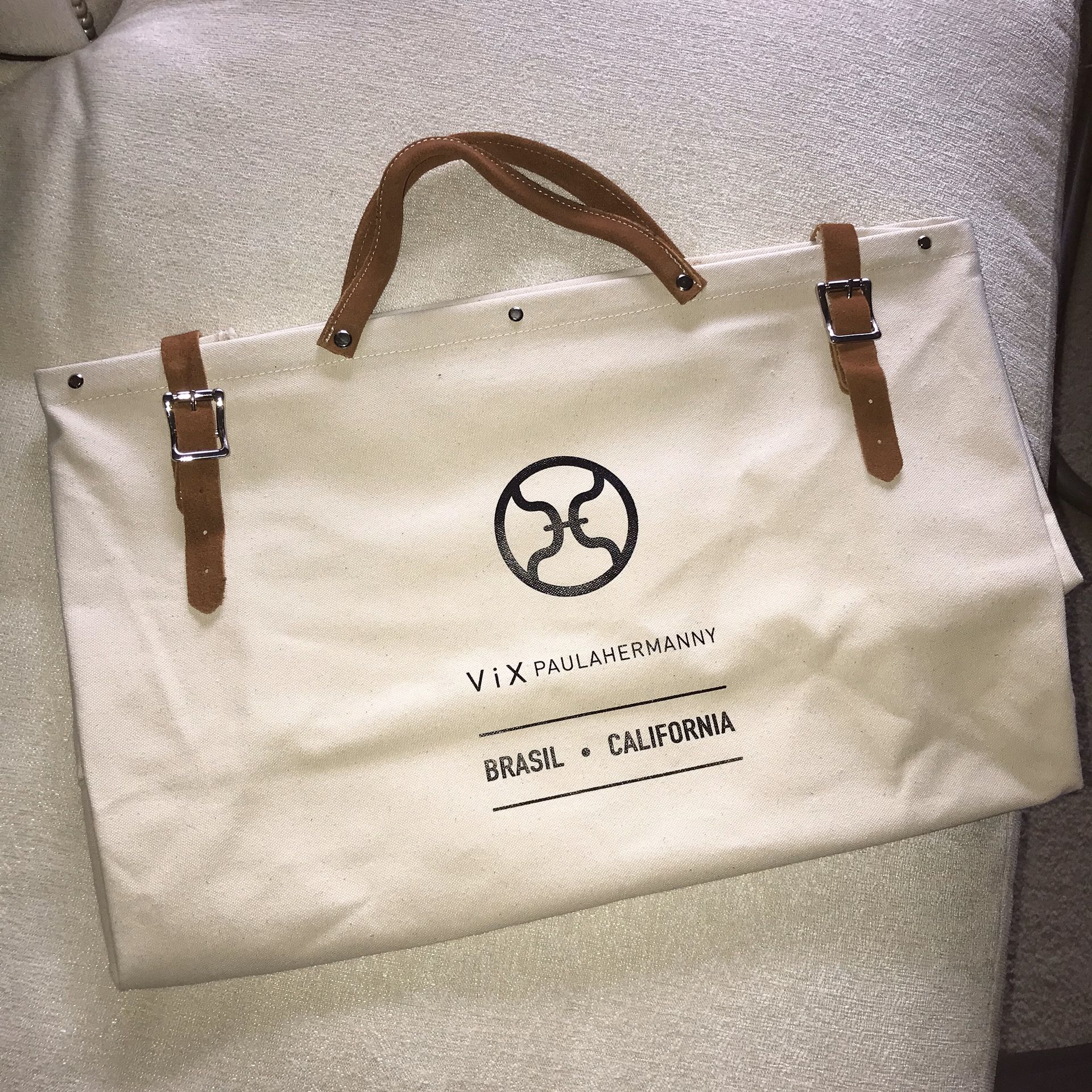 NWOT ViX large canvas tote with leather details