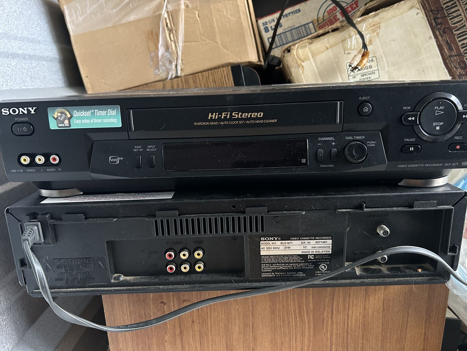 2 SONY SLV-N71 VCR Hi-Fi Stereo Video Cassette Recorders w/ 1 Remote - UNTESTED AS-IS