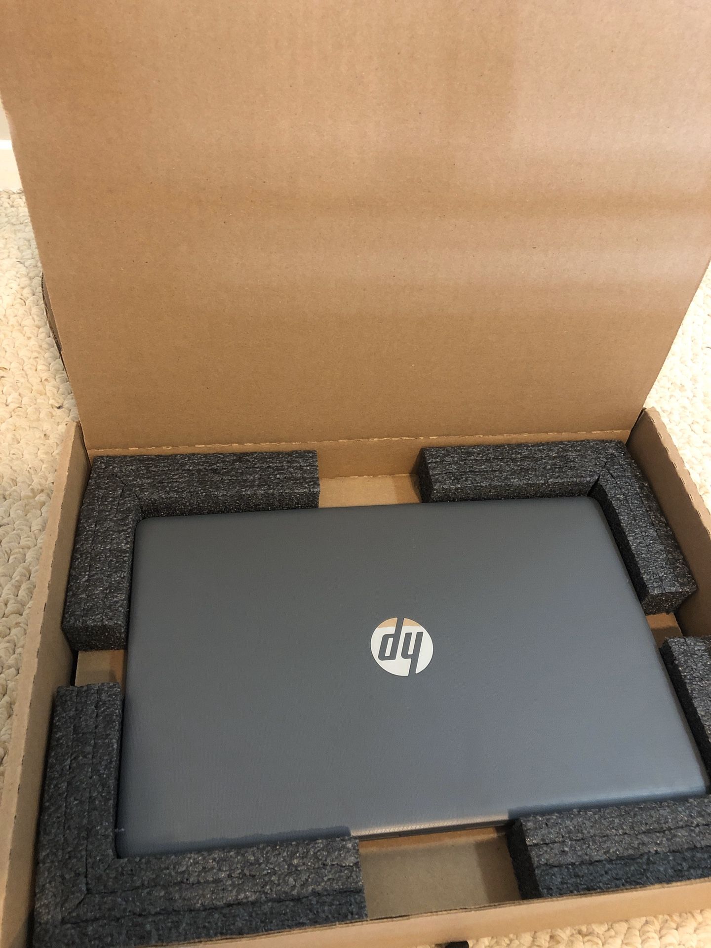 Notebook HP (NEW, never used) 1TB 8GB