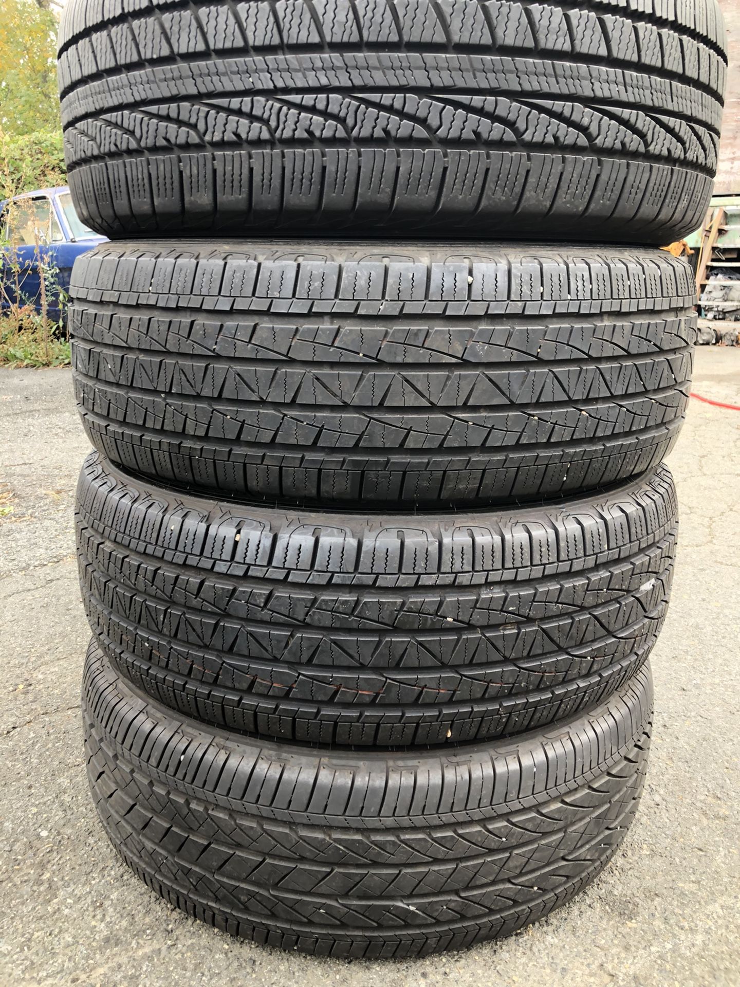 Set 4 usted tire 245/60R18 two FIRESTONE one Goodyear and one BRIDGESTONE three used tire have patch set 4 used tire $250 4 llantas usadas 245/60R18