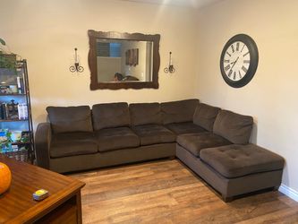 Sectional Couch with chaise