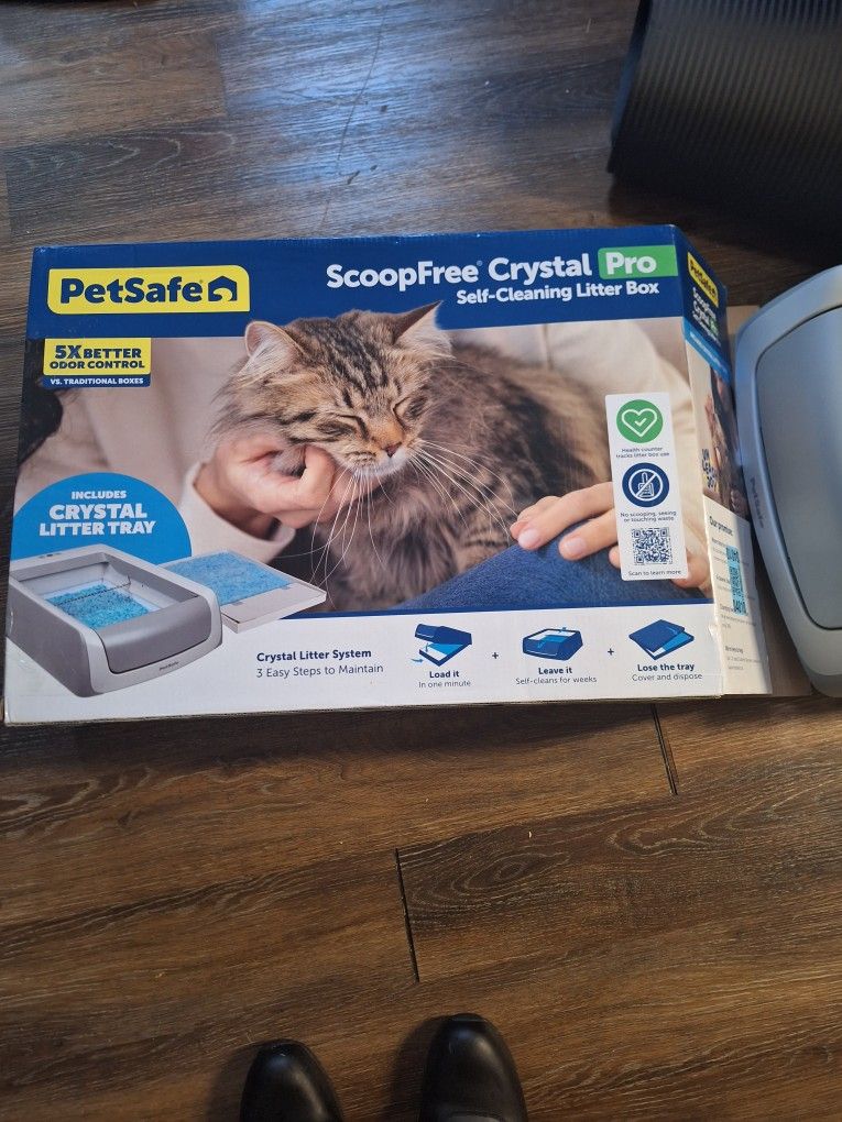 Petsafe Scoopfree Crystal Self Cleaning Litterbox