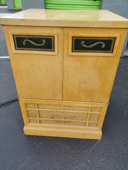Antique tv