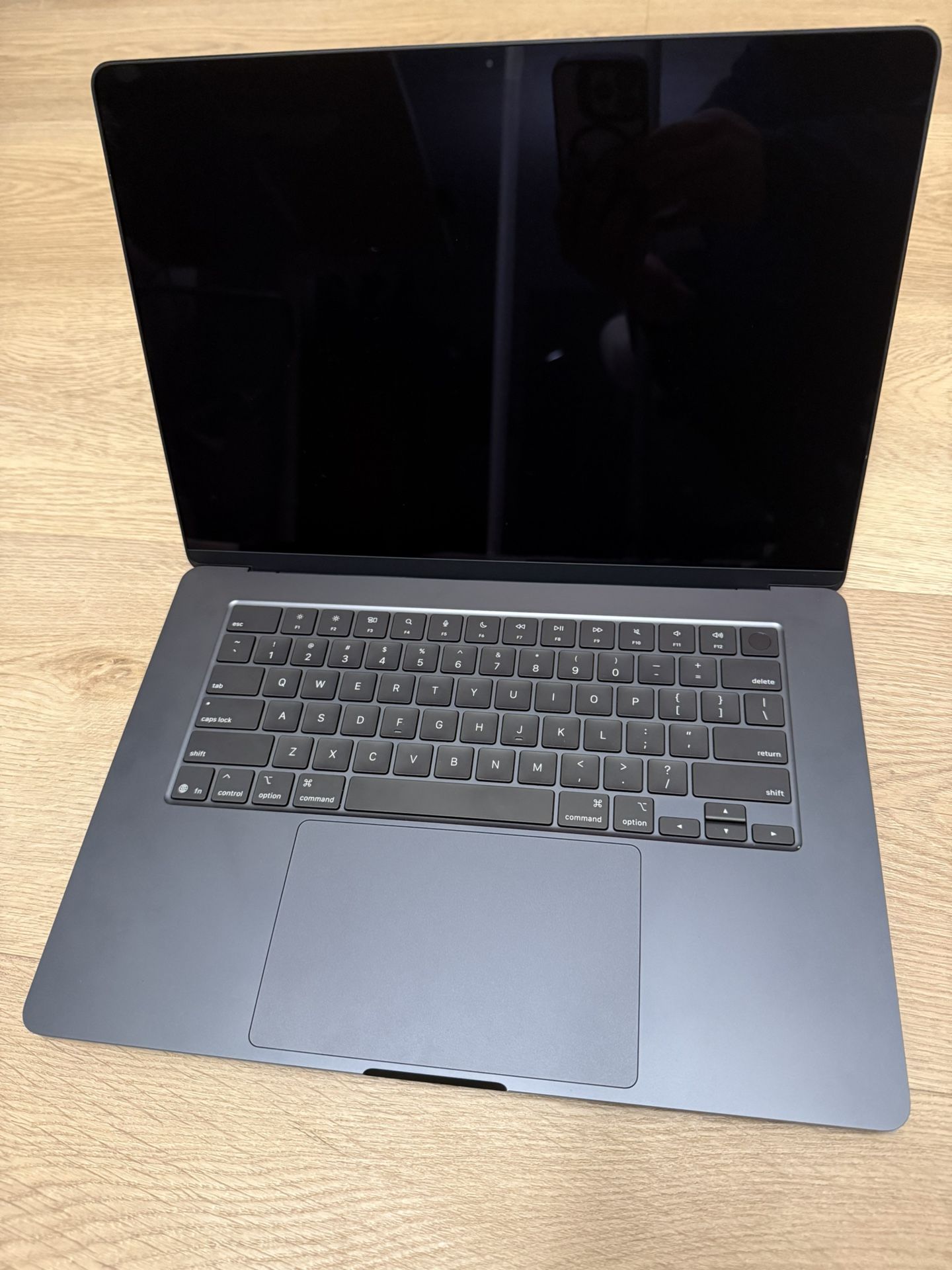 Apple 2023 MacBook Air (15-inch, M2, 8GB RAM, 512GB SSD, Midnight) Excellent Shape + Original box