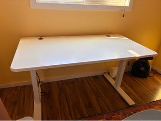 Autonomous 2 adjustable standing desk and Mirra chair