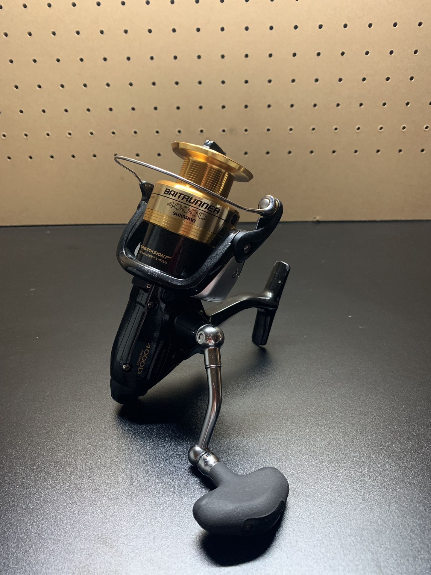 Shimano Baitrunner 4000, fishing reel