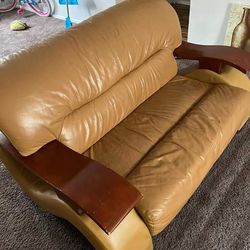 Good Leather Living Room Furniture FOR SALE 