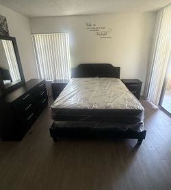 Bedroom Set. Modern Stylish For Your Home ! - Juego de cuarto ¡ Estilo Moderno Para su hogar !