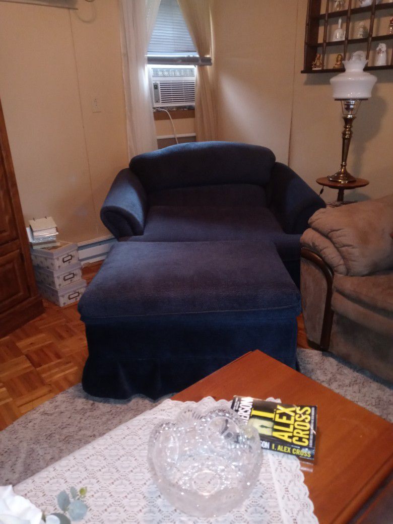 Oversized Corduroy Chair With Ottoman 