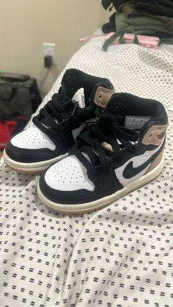 Nike Air Jordan 1 Mid Kids Sneakers