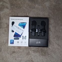 Wireless Lavalier Microphone for iPhone / Android – Like New