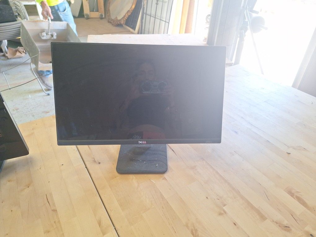 Dell Monitor Make An Offer