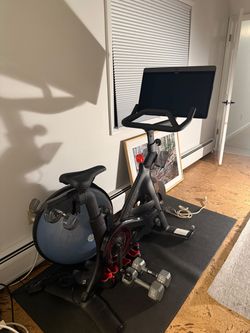 Peloton Bike Plus 2021, ~349 Rides, West Stockbridge