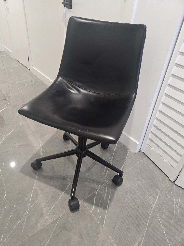 Black Rolling Office Desk Chair