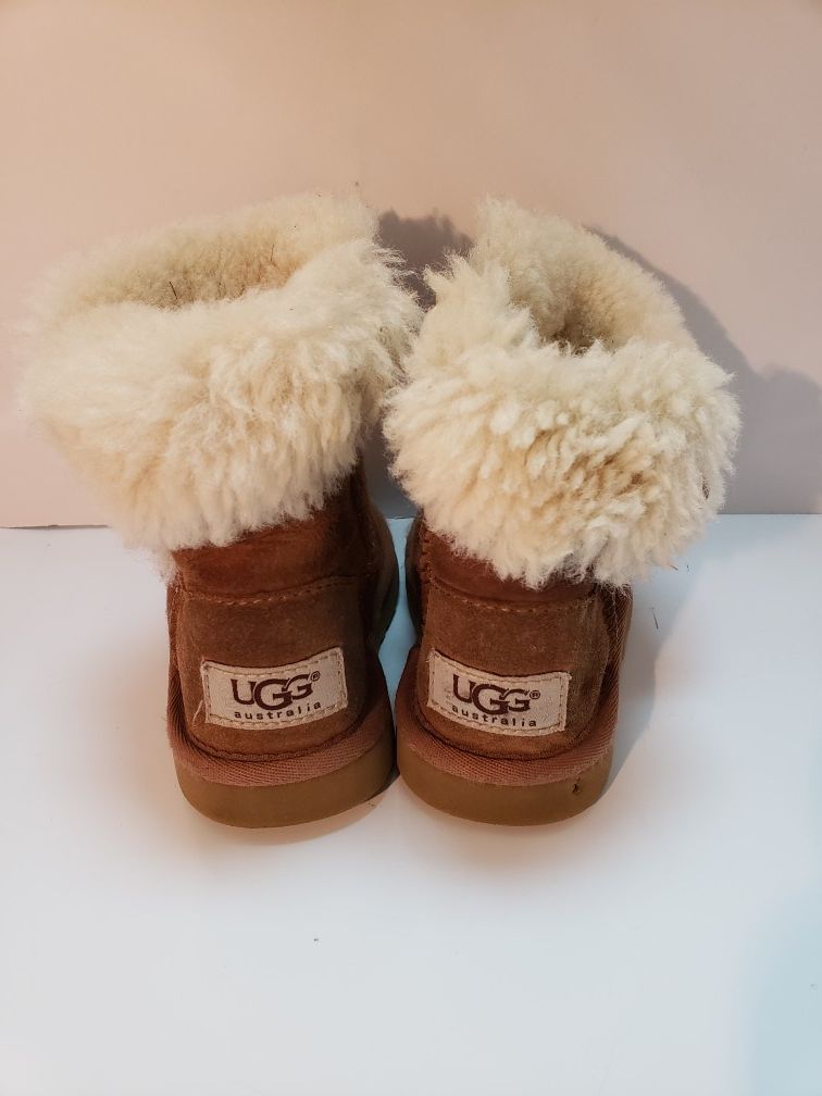 Toddler ugg boots tan size 6