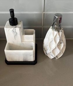 2-Piece White Marble Bathroom Countertop Set – Soap Dispenser & Organizer