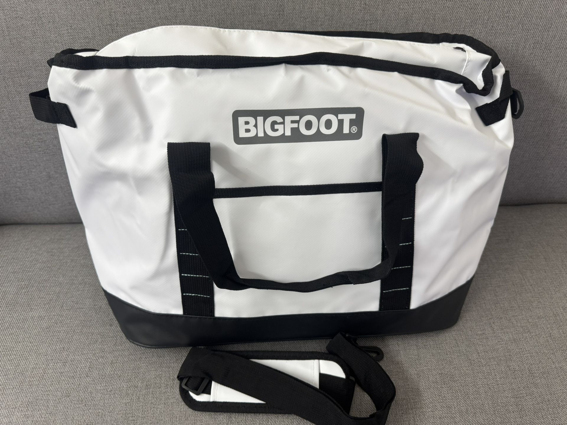 Bigfoot Insulated Large Tote Cooler Bag - NEW