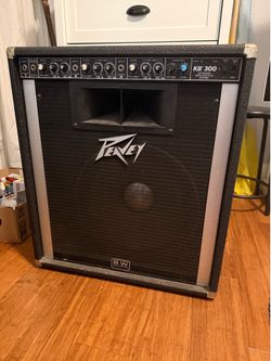 Peavey KB 300 Amp.