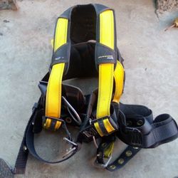 Falltech  Safety Harness Yellow1 Med 2large 2extra Large 7035fdxl