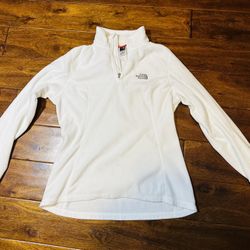 🔥The NorthFace Polartec Classic Fleece 1/2 Zip Pullover (size small)🔥