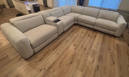 Moonlight Dove Power Reclining Sectional | Power Headrests | Wireless Charging | Like New