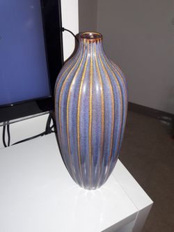 Ceramic vase