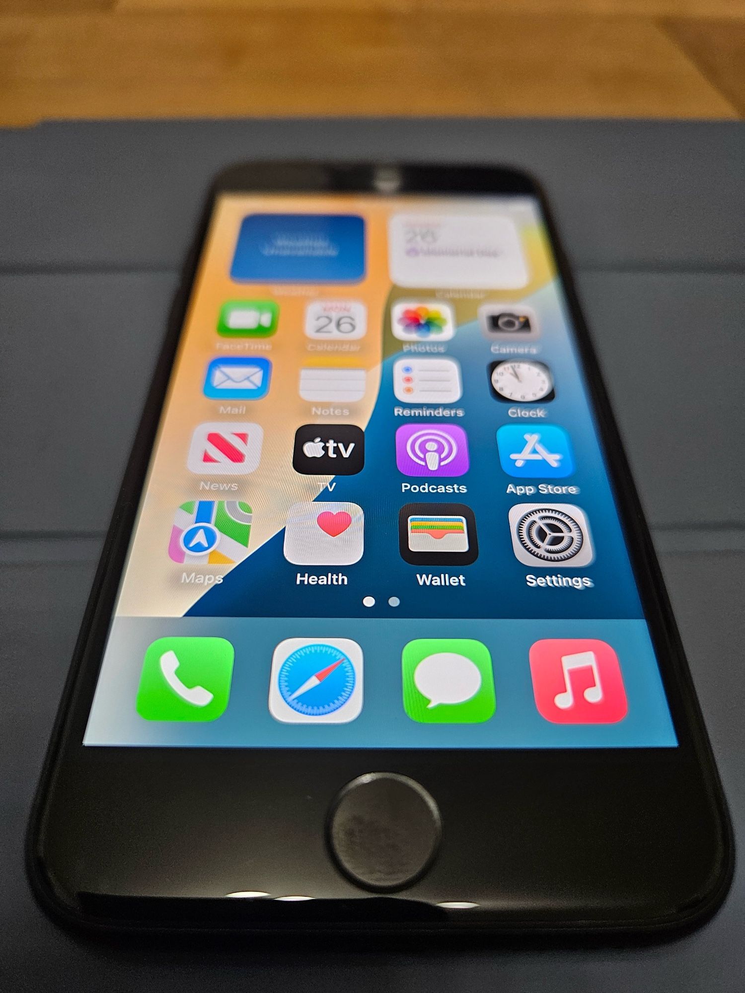 IPhone SE (2022 Edition). Like New. 64gb, Unlocked, Dark Blue