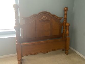 Real oakwood queen size bed