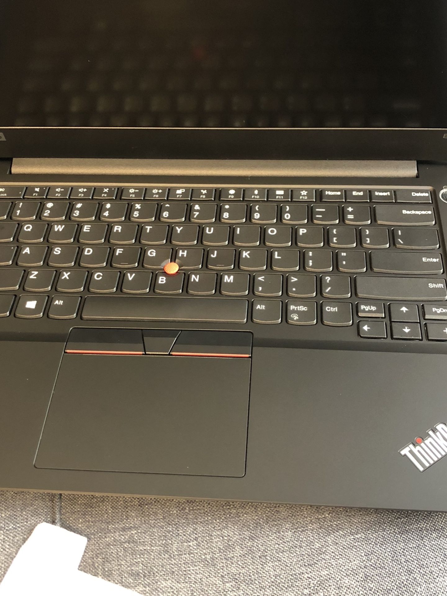 Laptop Lenovo - 14" ThinkPad E14