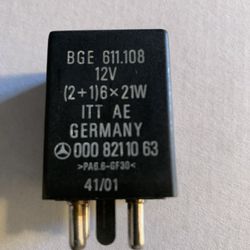 Mercedes W123 240D 300D 300TD Blinker And Hazard Relay