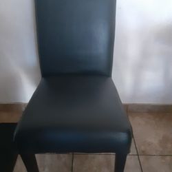 Sillas 4x120 Dolares