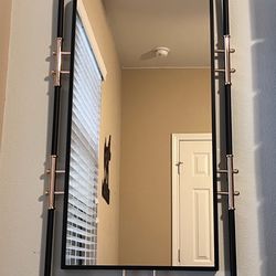 2 mirrors