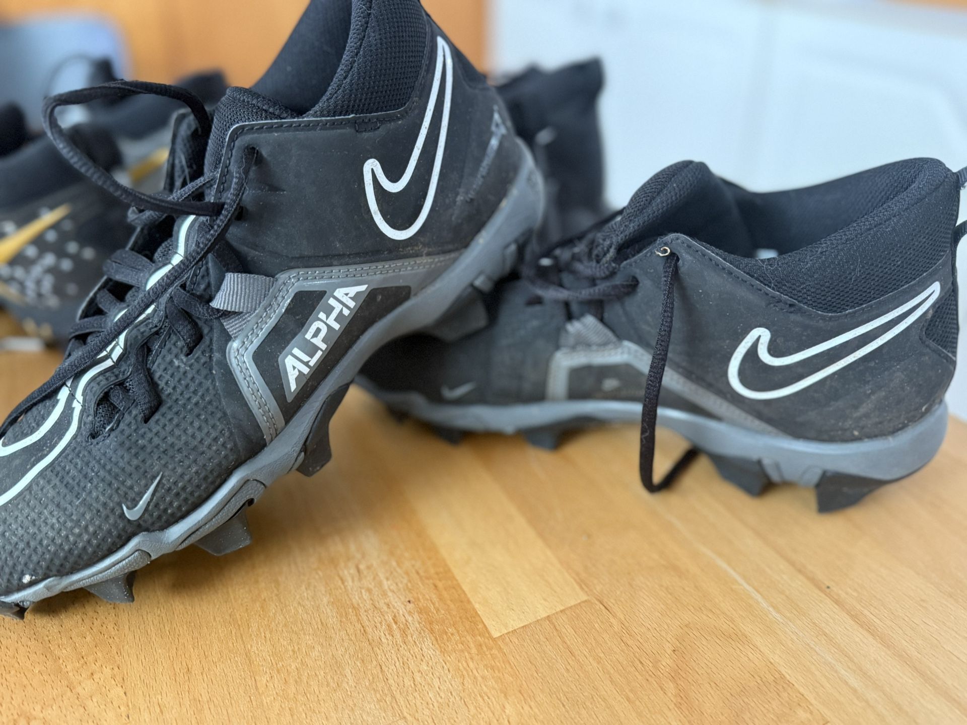 Nike Alpha Shark Football Cleat 7.5 Men