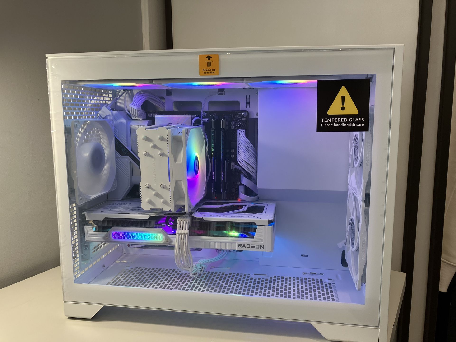 custom white gaming pc, 9060xt & i5 12600kf