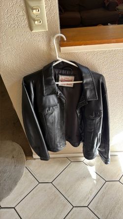 Levi’s leather jacket (Lg)