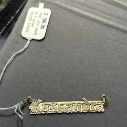 10k Kassandra Pendant 