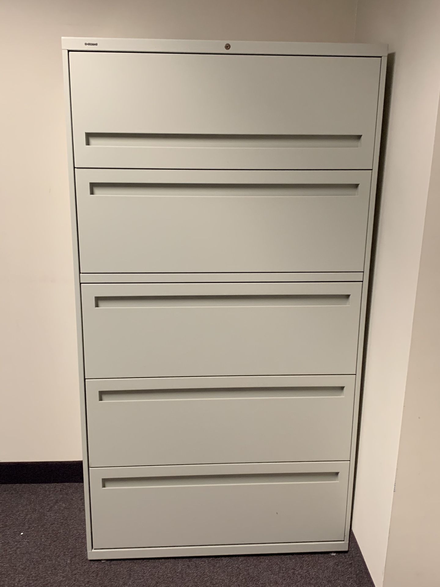 Office furniture/file cabinets