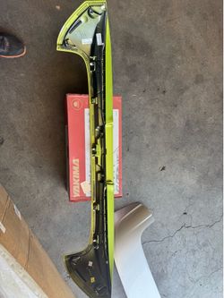 OEM 2011–2013 Ford Fiesta Hatchback Rear Roof Spoiler – Green