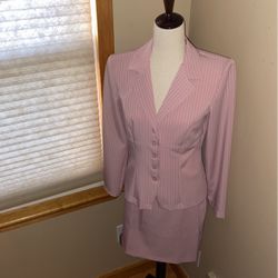 Woman size 7/8  Jacket & Skirt