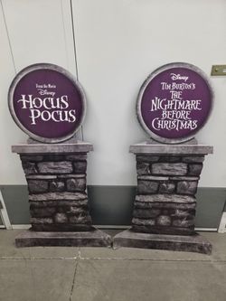 Nightmare before christmas and Hocus Pocus carboard pillars from Spirit Halloween set