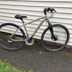 Specialized Crossroads hybrid bike, size 49 (likely best for those 5'5" and up).