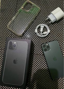 Midnight Green iPhone 11 Pro Max Mint Condition, Clean IMEI, Charger Included
