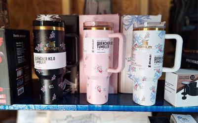 Stanley Quencher H2.0 Tumbler 40oz Floral