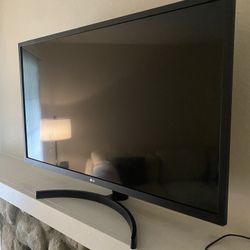 LG Monitor Doesn’t Have Power Cord