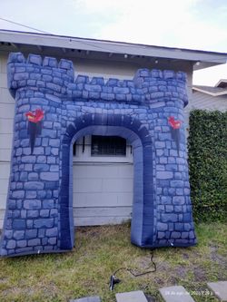 Inflatable Halloween castle patio decor