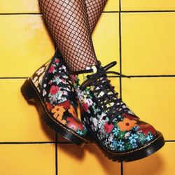 Dr. MARTENS  1460 FLORAL MASH UP LEATHER LACE UP BOOTS Size 7