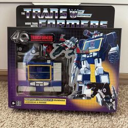 Transformers 40th Anniversary Retro G1 Soundwave with Laserbeak & Ravage