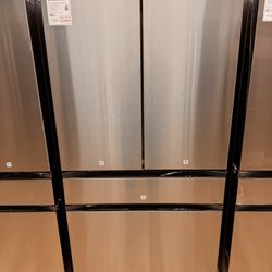 New Samsung - BESPOKE 29 cu. ft. 4-Door French Door Smart Refrigerator with Beverage Center - Stainless Steel Model: RF29BB8600QLAA