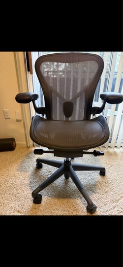 Fully Loaded Herman Miller Aeron Chair Size B
