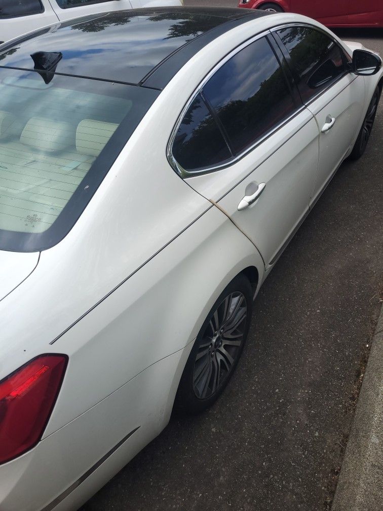 2014 KIA Cadenza